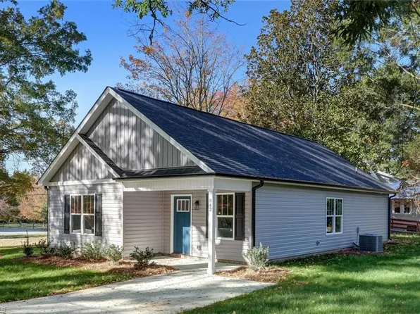 842 Crescent Dr, Reidsville, NC 27320