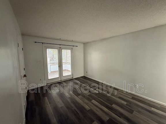 5th image of 2925 Golden Oak Ct