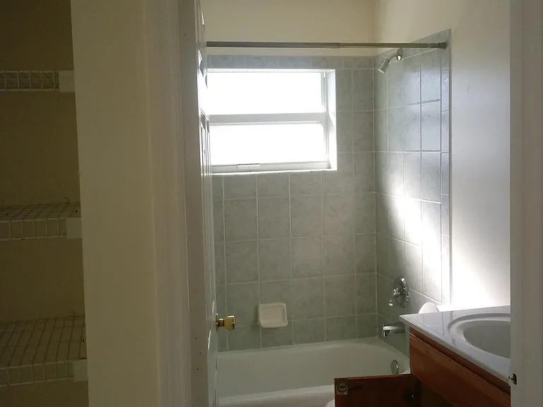229 SW Chelsea Ter — Photo 12