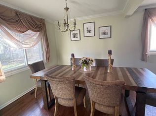 45 Chestnut Ter, Buffalo Grove, IL 60089