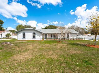 5521 Oak St, Mount Dora, FL 32757