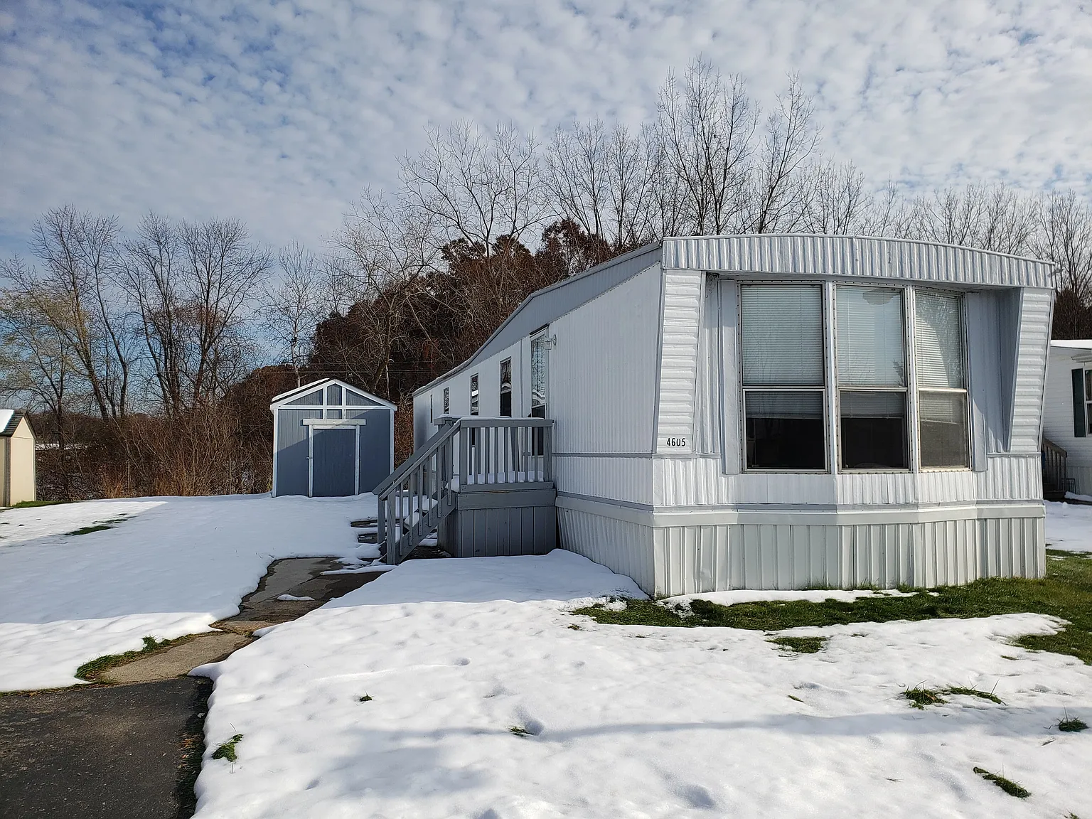 4605 Hemlock Loop photo 1