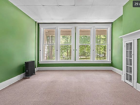 5th image of 8 Lawn Ave