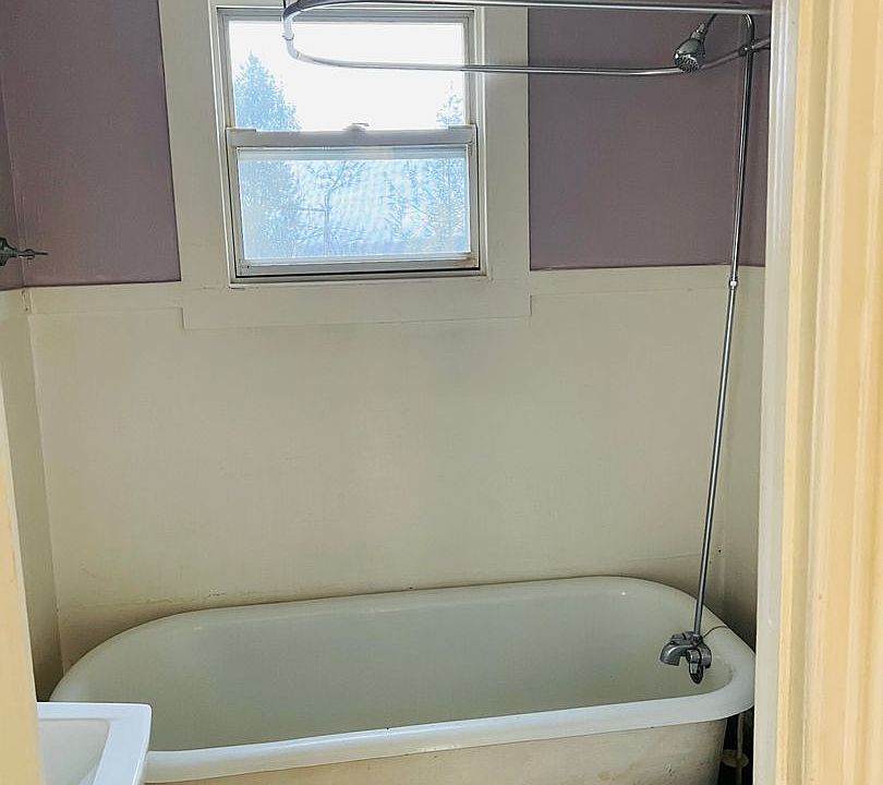 2nd image of 24 Pierce Ave APT 3