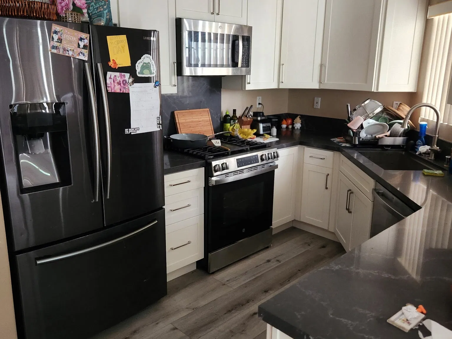 3 bed, 2.5 bath, 1400 sqft, $4,000 — Photo 2