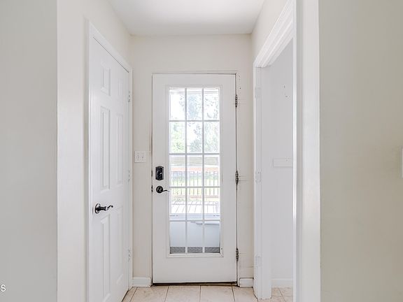 3rd image of 311 W Bowen Ave