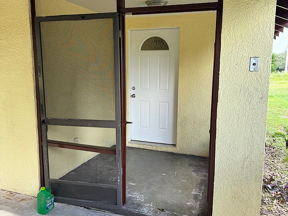 3rd image of 3911 Picciola Rd