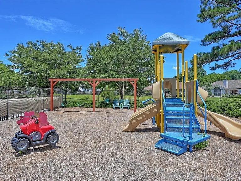 14 Sandy Pond Ct — Photo 5