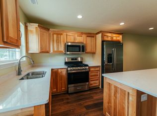Chris P. Bacon Homes - 3, Hillsdale, MI 49242