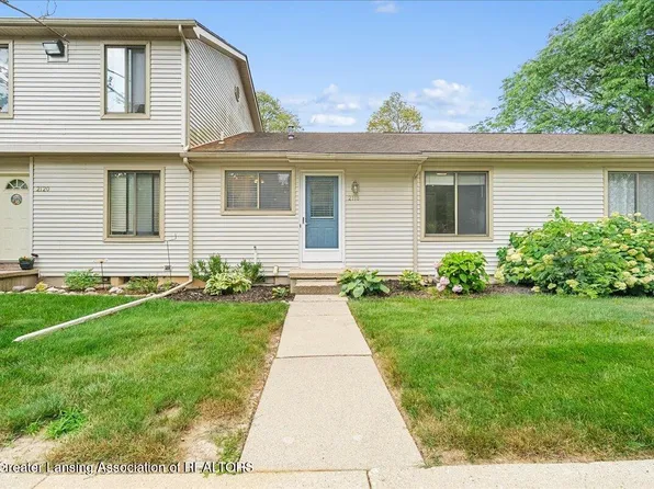 2118 Blue Lac Dr, Haslett, MI 48840