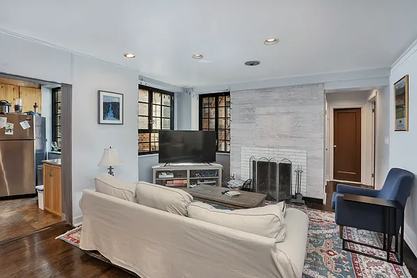 Rented by Douglas Elliman | media 3