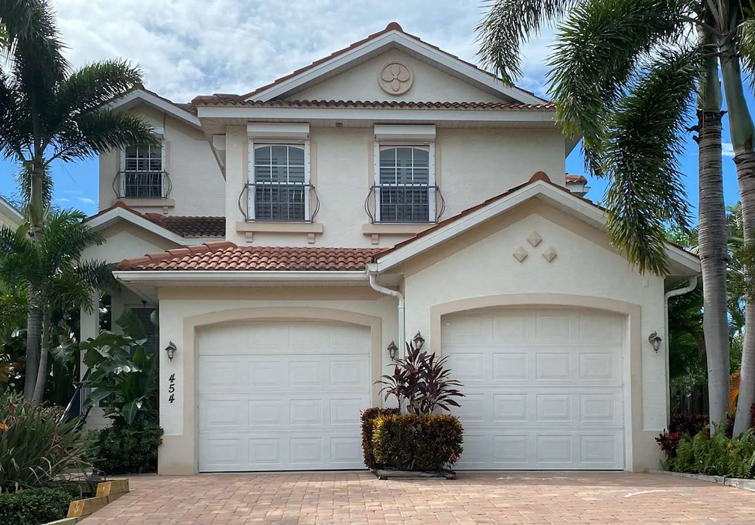 4 bed, 3.5 bath, 3482 sqft, $24,000 — Photo 1