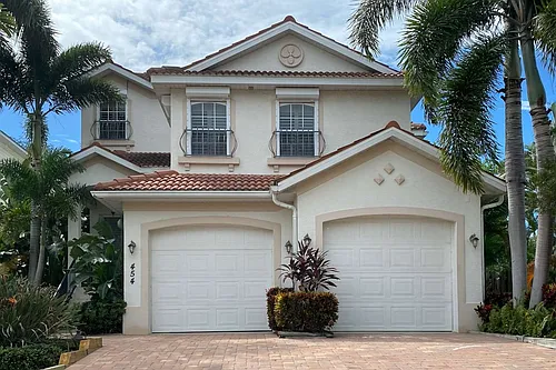 454 Island Cir Photo 1