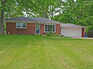 3972 Joslyn Rd, Orion, MI 48359