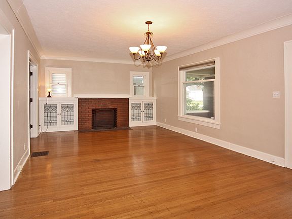 4th image of 3907 N Park Ave