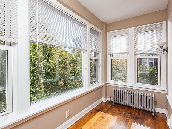 3rd image of 5322 N Winthrop Ave APT 3E