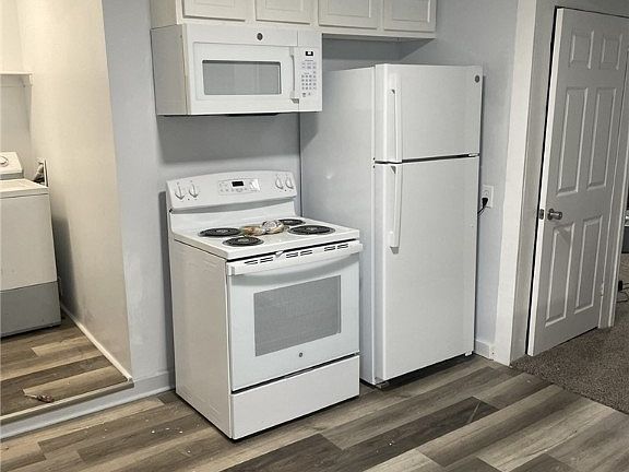 5th image of 1025 Commerce St