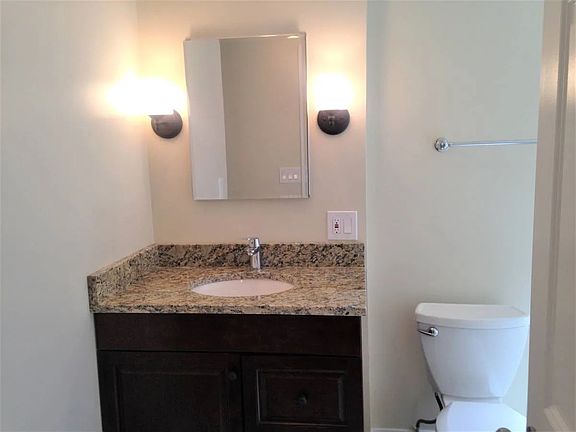 5th image of 525-1 W Cornelia Ave #3E