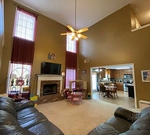 4th image of 6005 Cole Ln