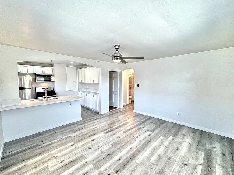 Ayana Apartments — Photo 9