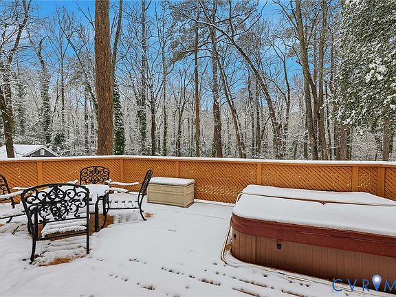 5th image of 3212 Fox Chase Dr