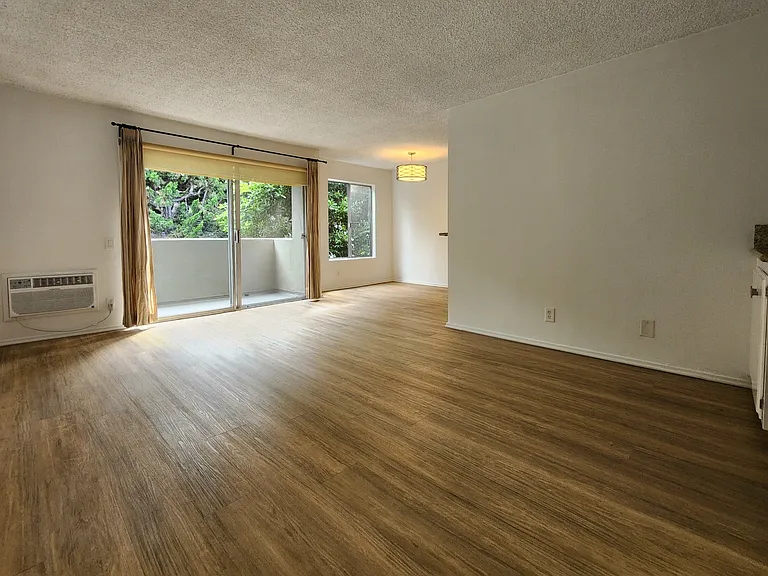 11838 Goshen Ave #7 — Photo 3