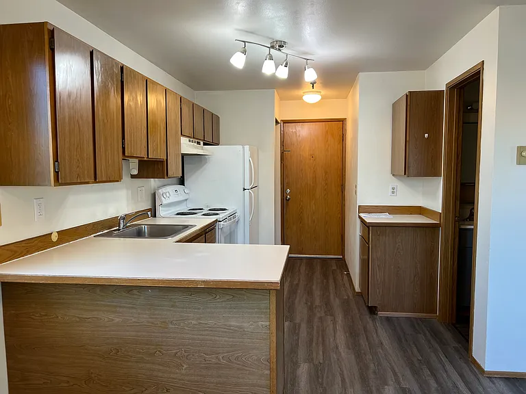 4550 7th Ave NE #301 — Photo 2