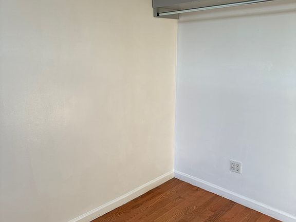 5th image of 1119 72nd St APT 1F
