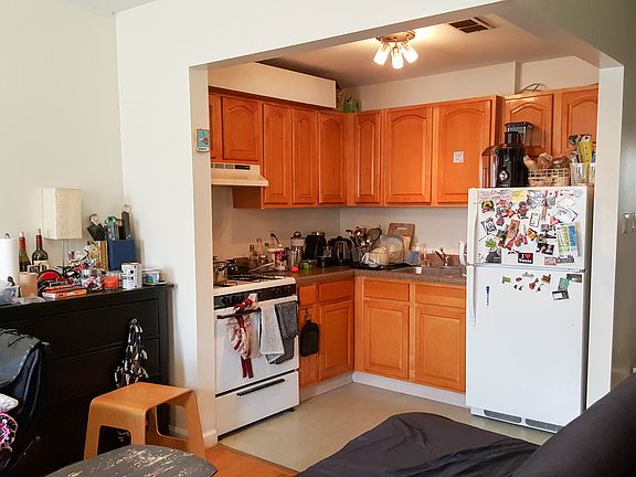 3rd image of 333 Clifton Pl #2