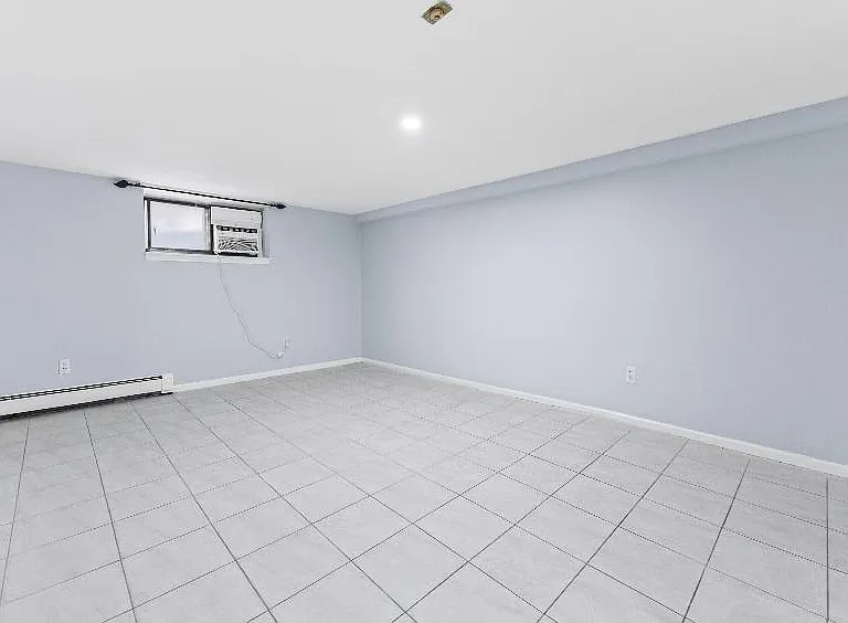 214 11th St #1 — Photo 5