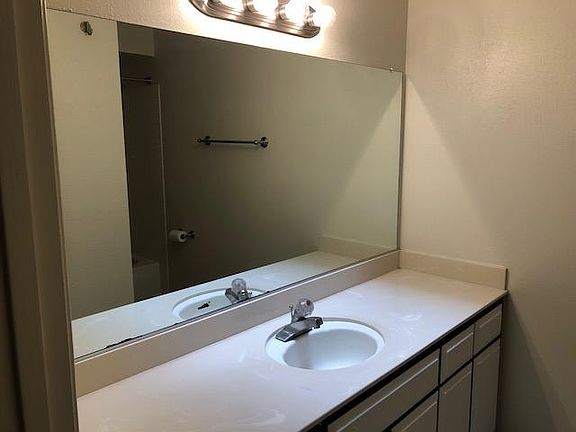 5th image of 2400 Camino Garden Way