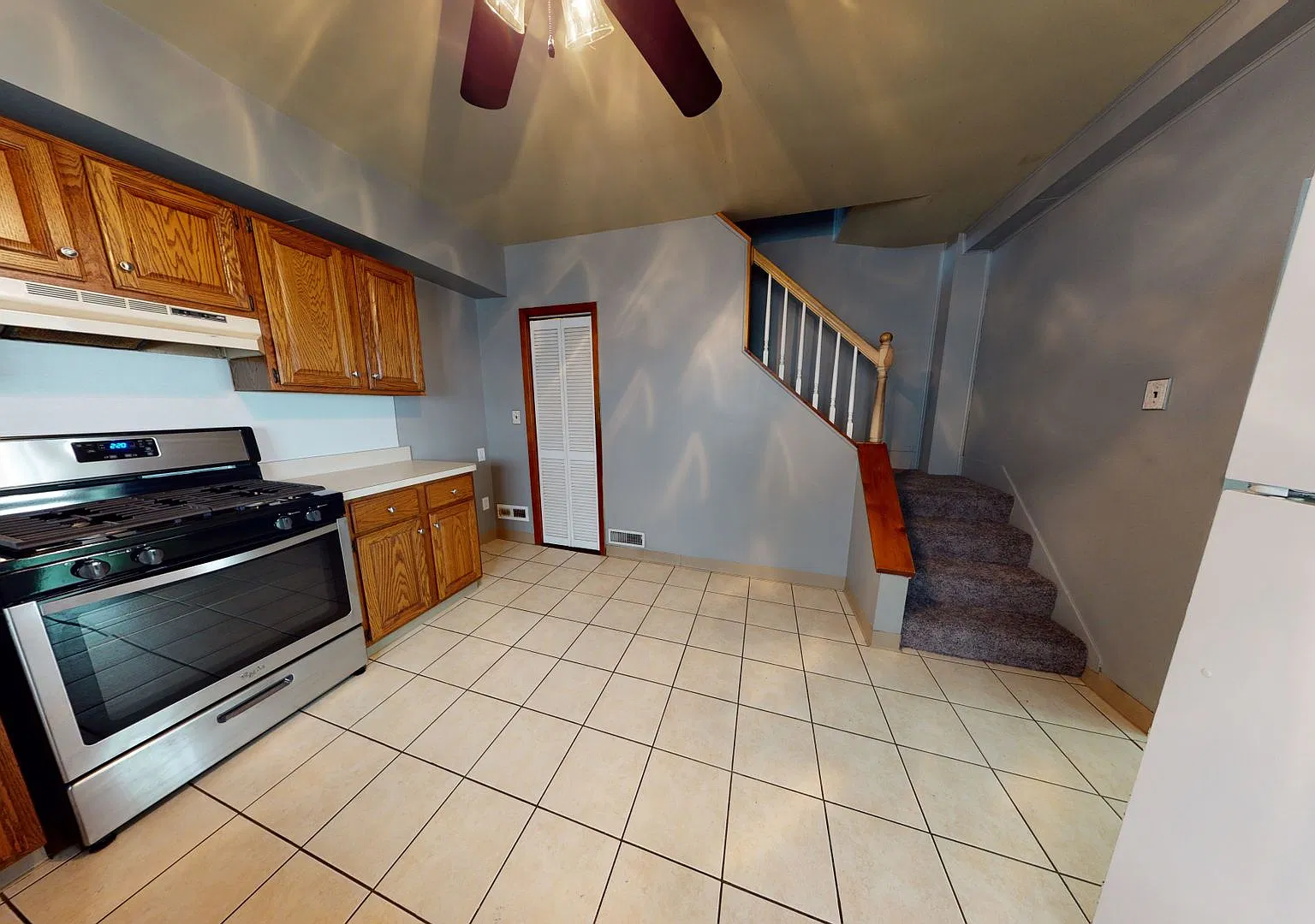 Refreshed 2 Bed 1 Bath Home for Rent in McKees Rocks — Photo 4
