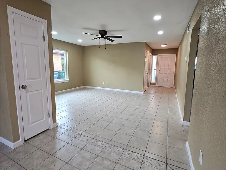 3609 La Paz Dr — Photo 4