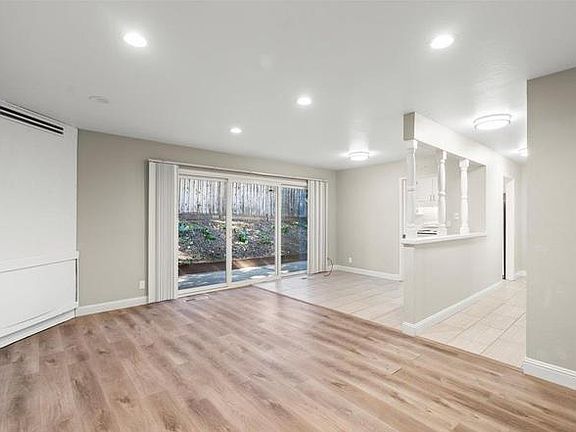 4th image of 10313 Degas Ct #B
