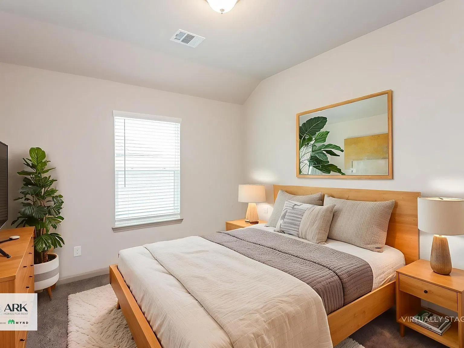 4 bed, 3.5 bath, 2064 sqft, $2,335 — Photo 4
