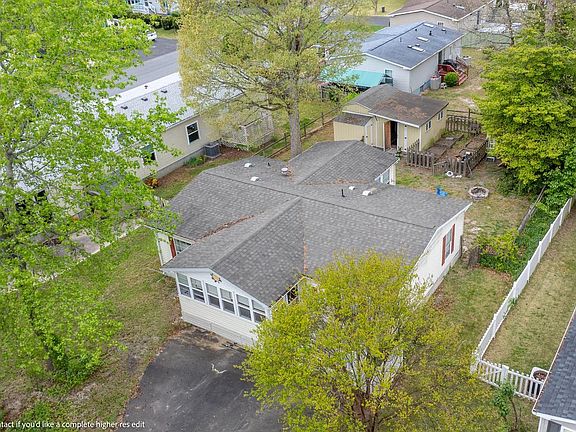 3rd image of 54 White Pine Dr