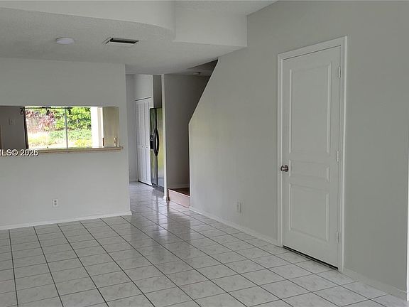 3rd image of 16731 Hemingway Dr