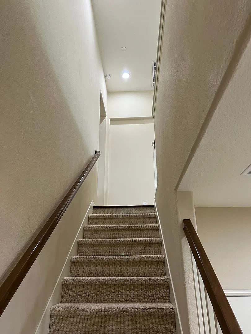 Northridge 2 Bedroom Home for Rent! — Photo 4