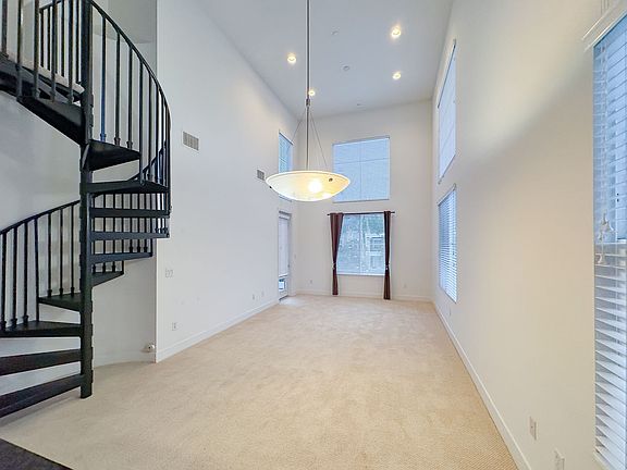 2nd image of 2349 Jefferson St Unit 303