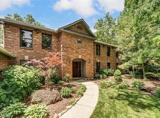 9537 Meadow Woods Ln, Dayton, OH 45458