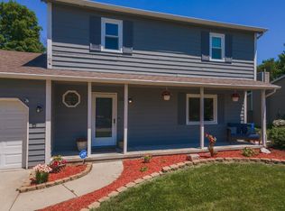 312 Goldenrod Rd, Bloomington, IL 61704