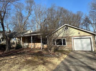 255 Lawrence Rd, Kings Park, NY 11754