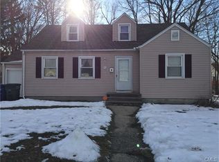 126 Nutmeg Rd, Bridgeport, CT 06610