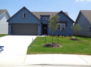 913 Almaa, Seguin, TX 78155