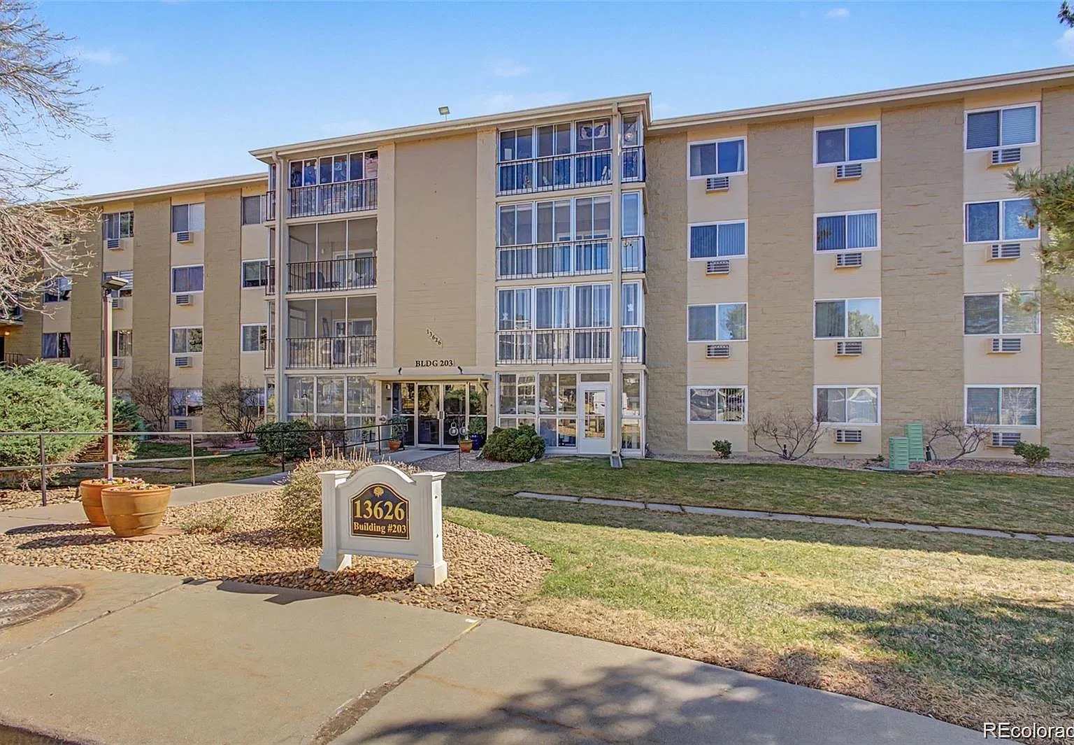 2 bed, 2.0 bath, 1200 sqft, $1,750 — Photo 1