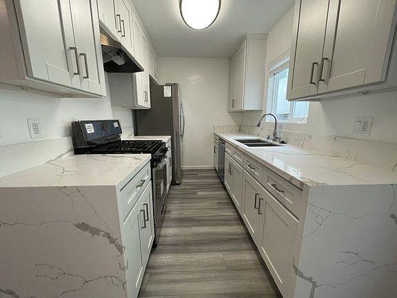 5th image of 139 N Belmont St #D