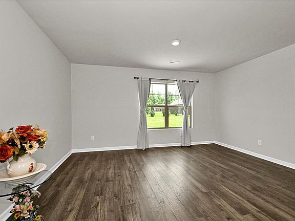 4th image of 1108 Quail Hollow Rd