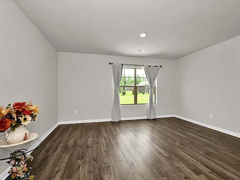 1108 Quail Hollow Rd — Photo 4