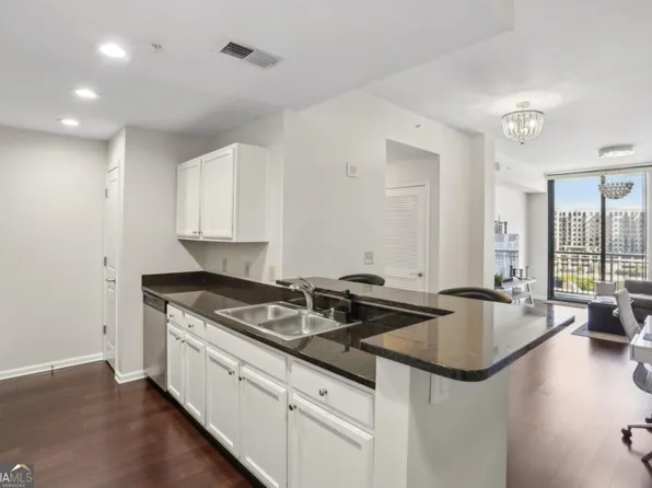 3040 Peachtree Rd NW Unit 713, Atlanta, GA 30305