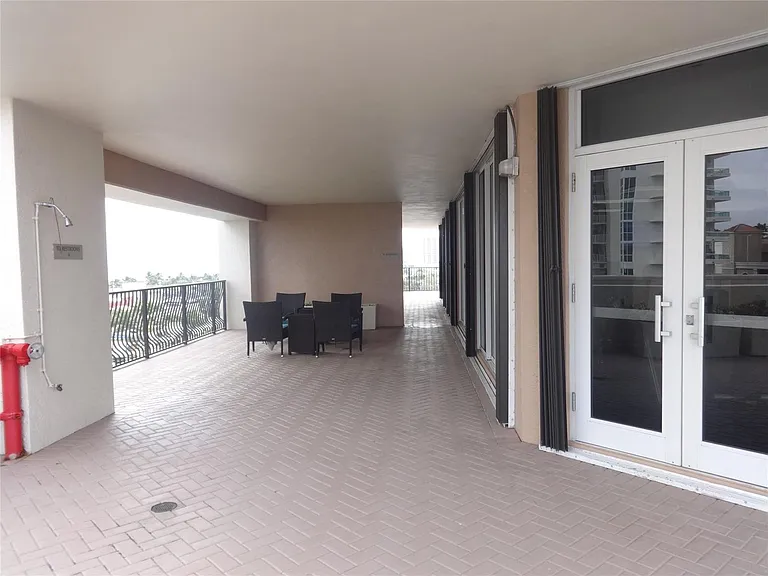 100 S Birch Rd #1005D — Photo 27